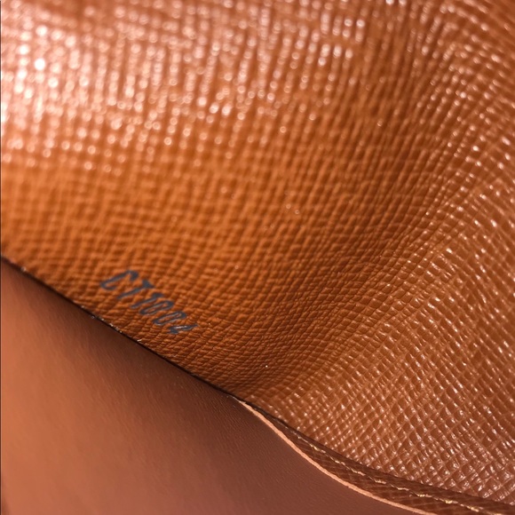 Louis Vuitton 6 Key Holder Monogram - Picture 12 of 12